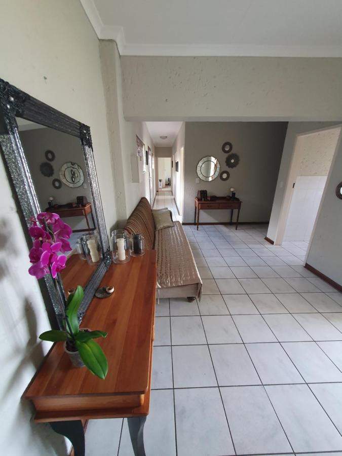 Life Tours & Accommodation บ็อคสเบิร์ก ภายนอก รูปภาพ